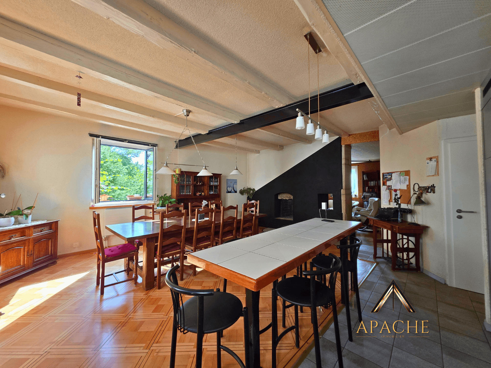 Un appartement de caractère aux volumes généreux - photo 2