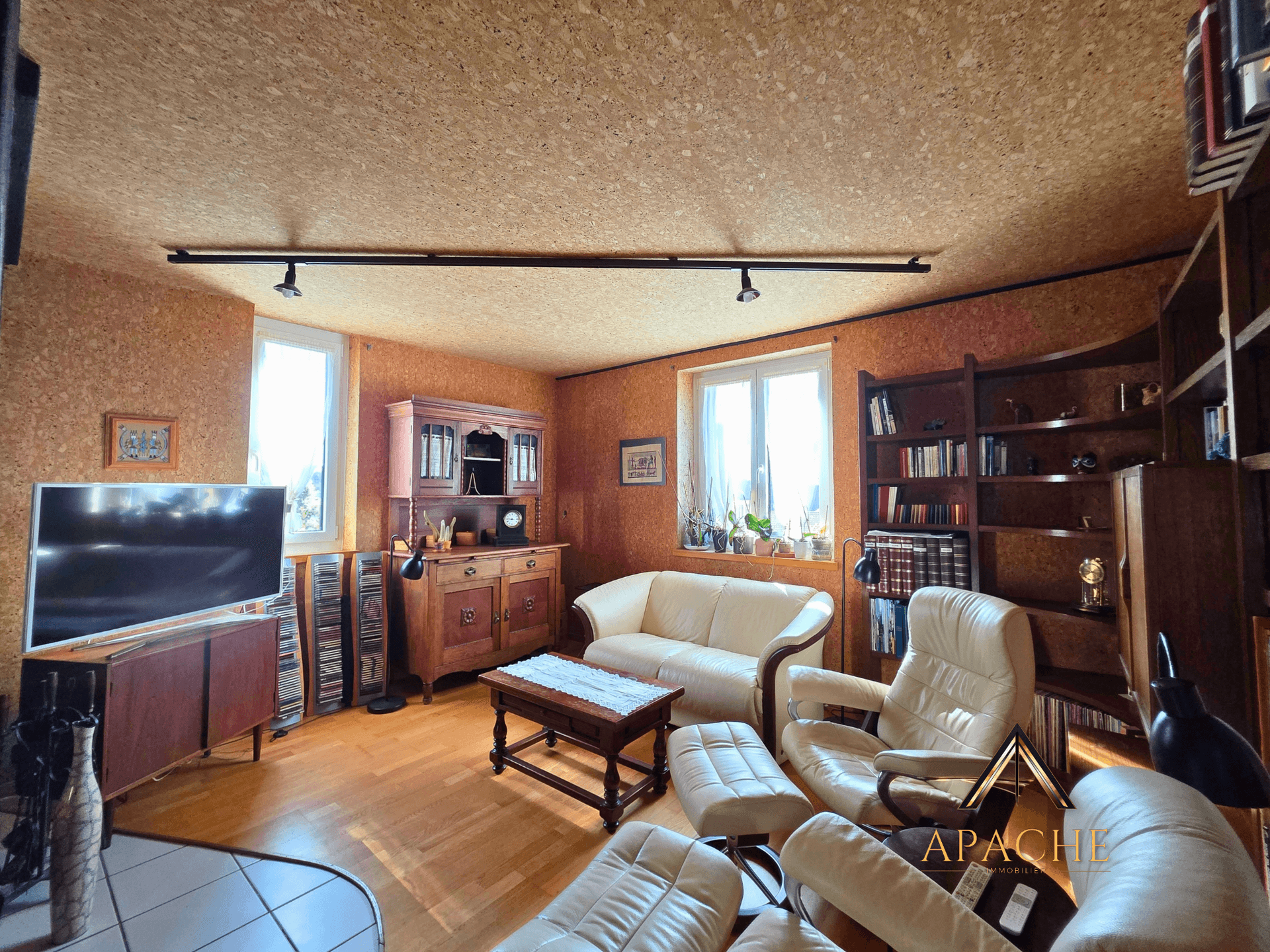 Un appartement de caractère aux volumes généreux - photo 3