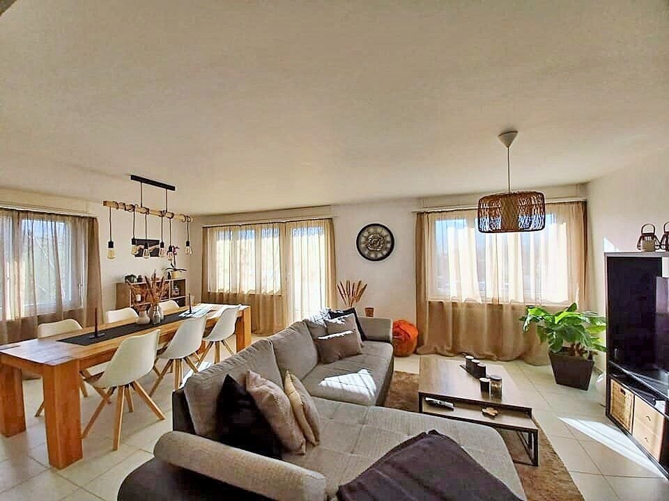 Situé à Courtételle appartement de 3.5 pièces au 4ème étage à louer - photo 2