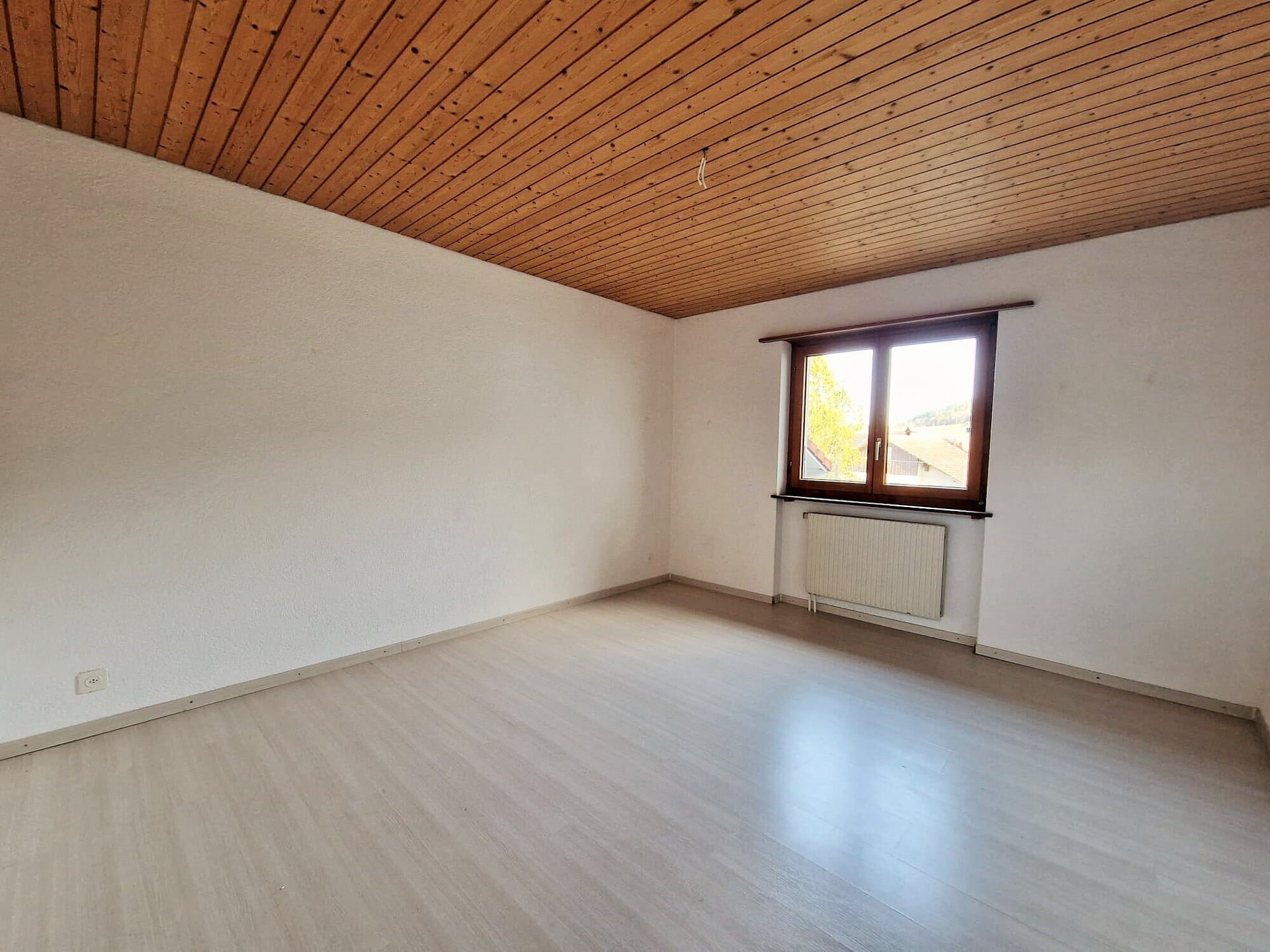 Appartement de 2.5 pièces au 2ème étage à Berlincourt à louer - photo 4