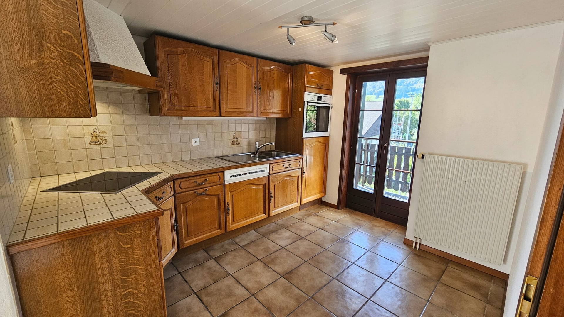 Appartement de 4.5 pièces sur 2 niveaux à louer à Vicques - photo 4