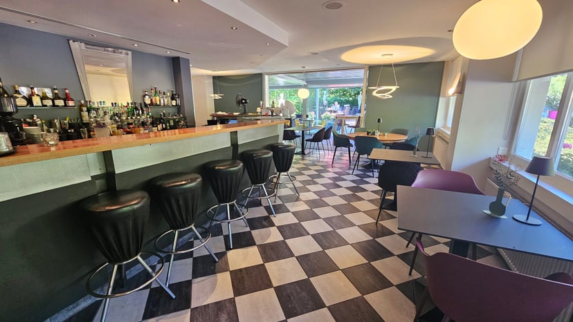 Hôtel-restaurant sur grande parcelle à vendre à Porrentruy - photo 4