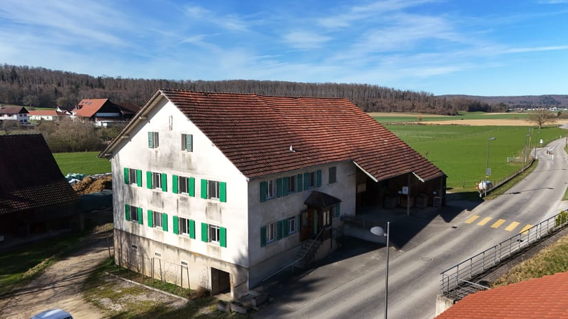 À vendre charmante maison rénovée à Coeuve - photo 1