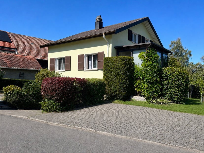 Charmante maison de 5 pièces à Courtedoux à vendre - photo 1