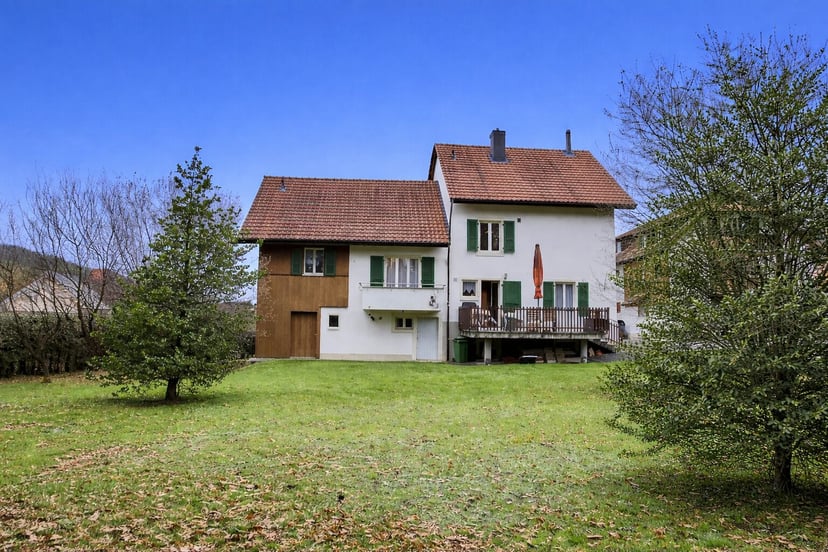 Grande maison villageoise dans le village de Châtillon dans le Jura - photo 3