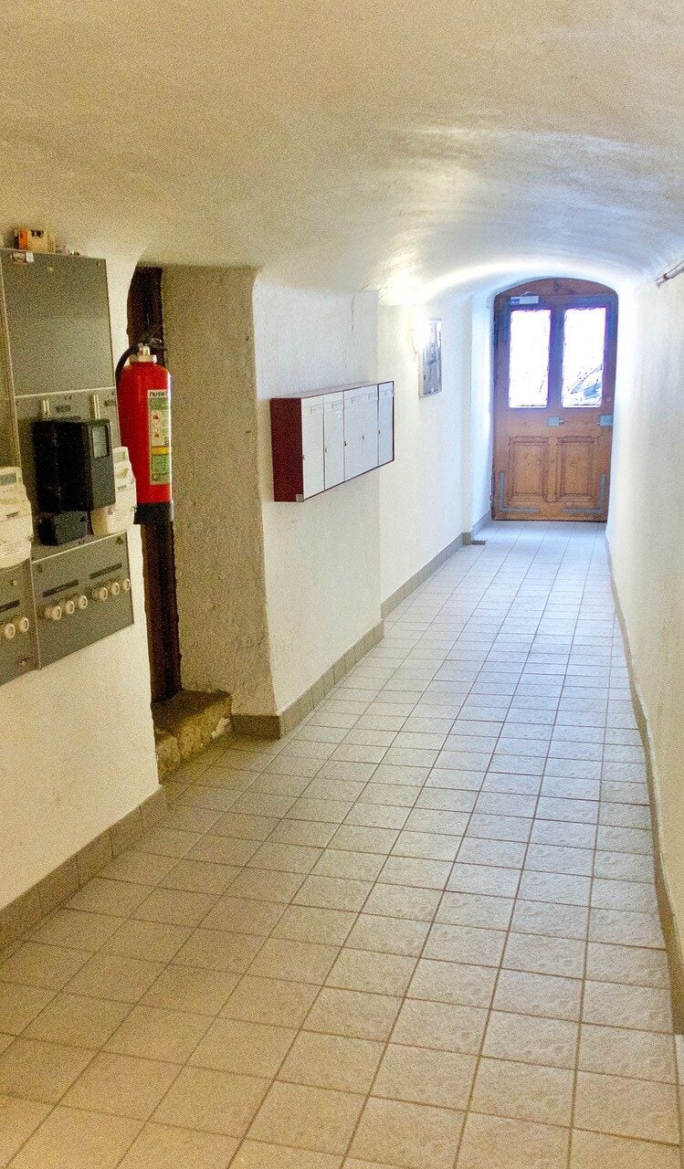 Immeuble de 4 logements et 1 surface commerciale à vendre à Porrentruy - photo 2