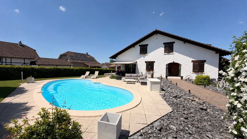 Villa de 6.5 pièces avec piscine à vendre à Alle - photo 1