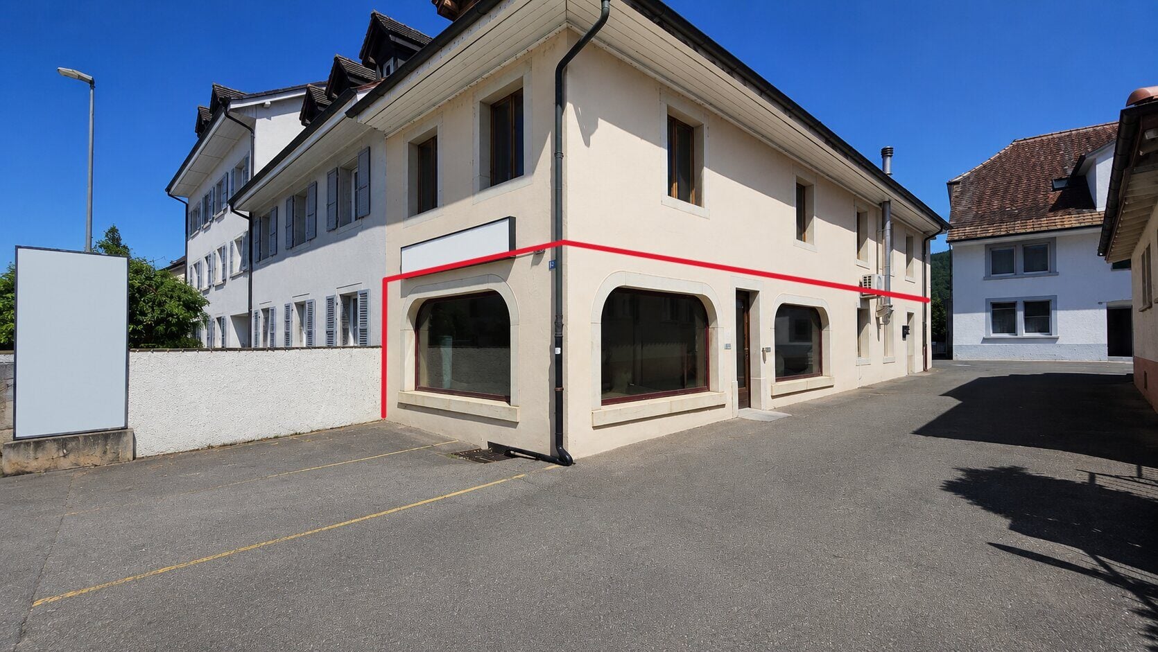 À vendre à Courroux local commercial ''open-space'' de 100 m² - photo 1