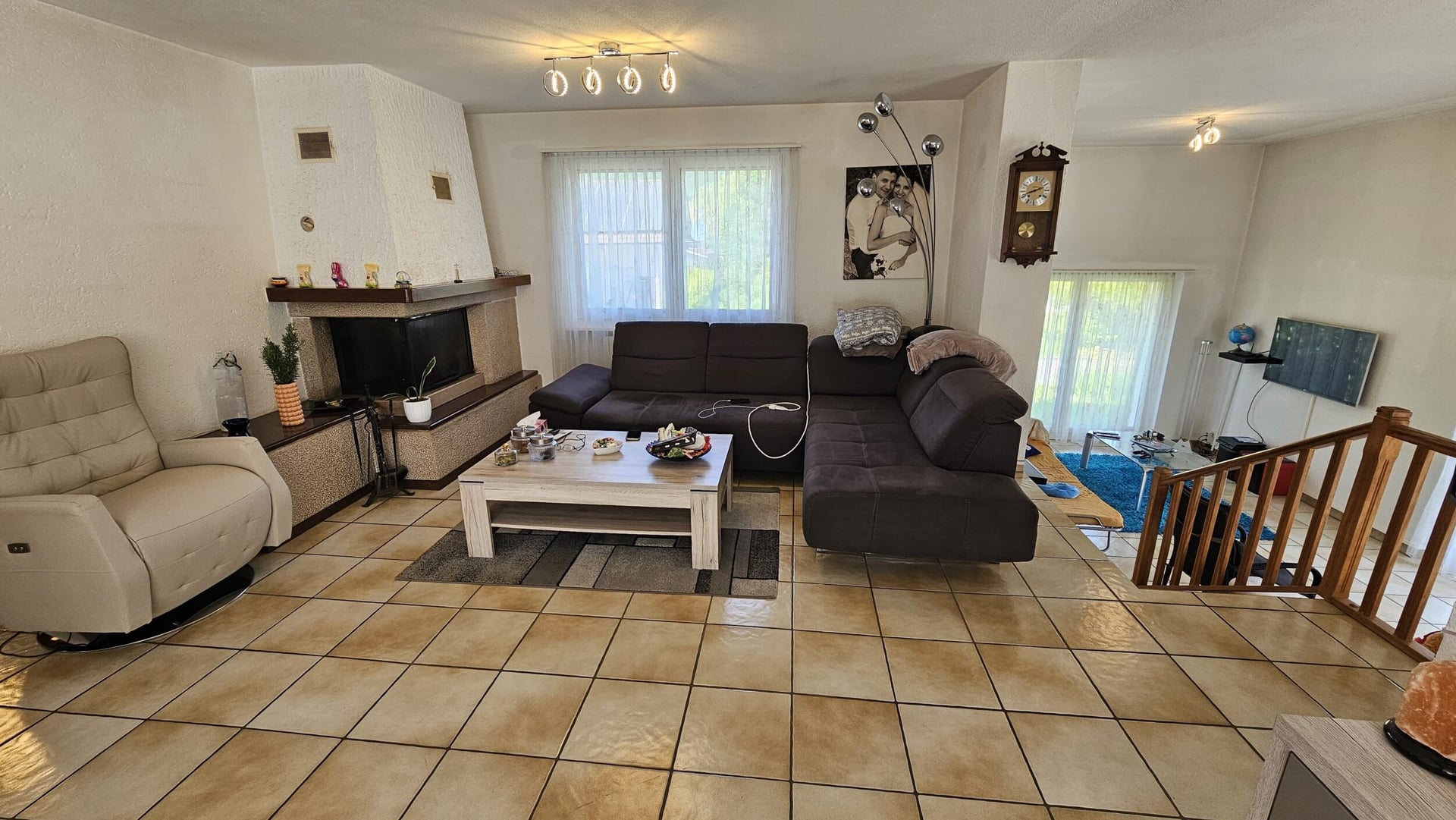 À vendre à Courroux spacieuse maison de 6.5 pièces - photo 5
