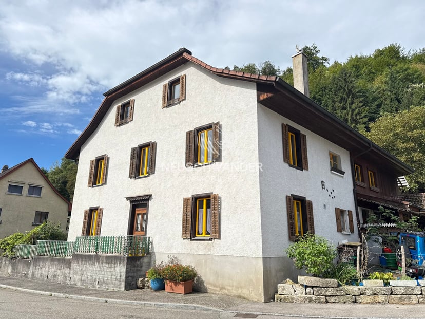 À vendre maison locative de 3 logements et 1 atelier à Soyhières - photo 1