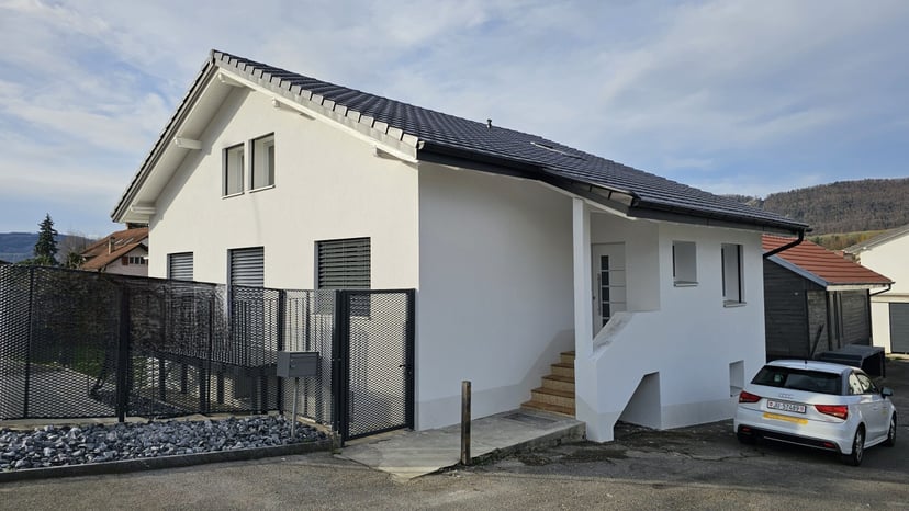 À vendre à Vicques maison de 7.5 pièces sur un terrain de 702 m² - photo 1