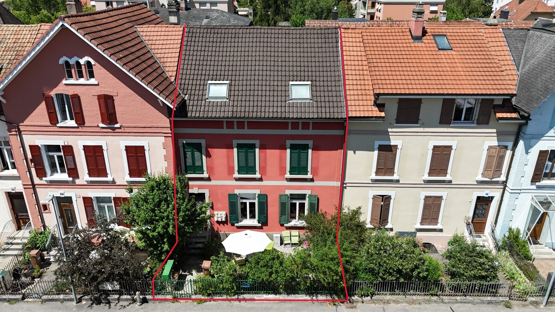 À vendre à Delémont maison de 3 appartements avec terrasse et jardin - photo 1