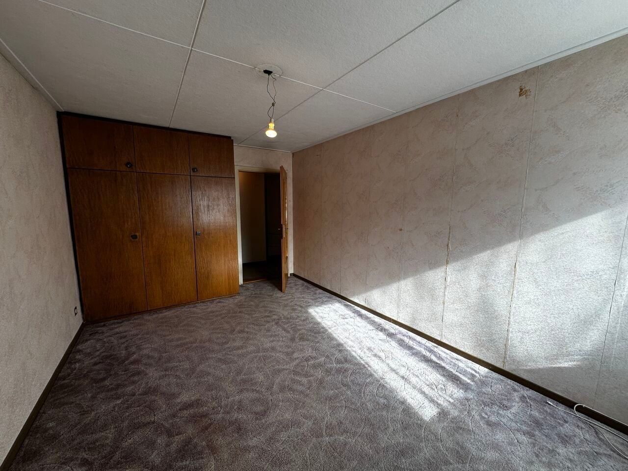 Maison familiale à rénover de 6.5 pièces à vendre à Courrendlin - photo 4