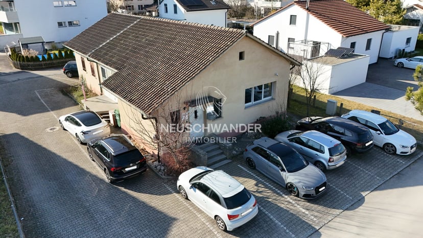 Atelier à transformer en une maison familiale à Bassecourt à vendre - photo 1