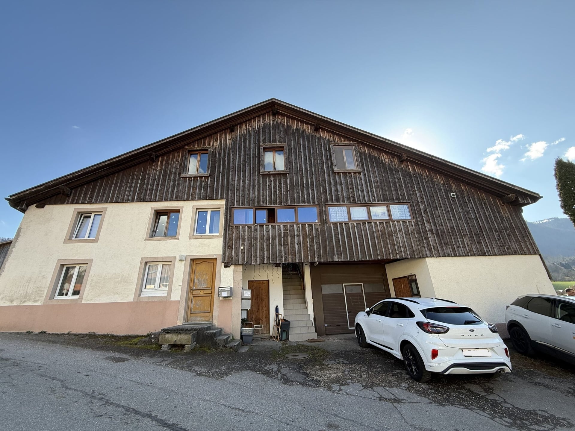 À vendre à Eschert charmante maison de 3 appartements - photo 1