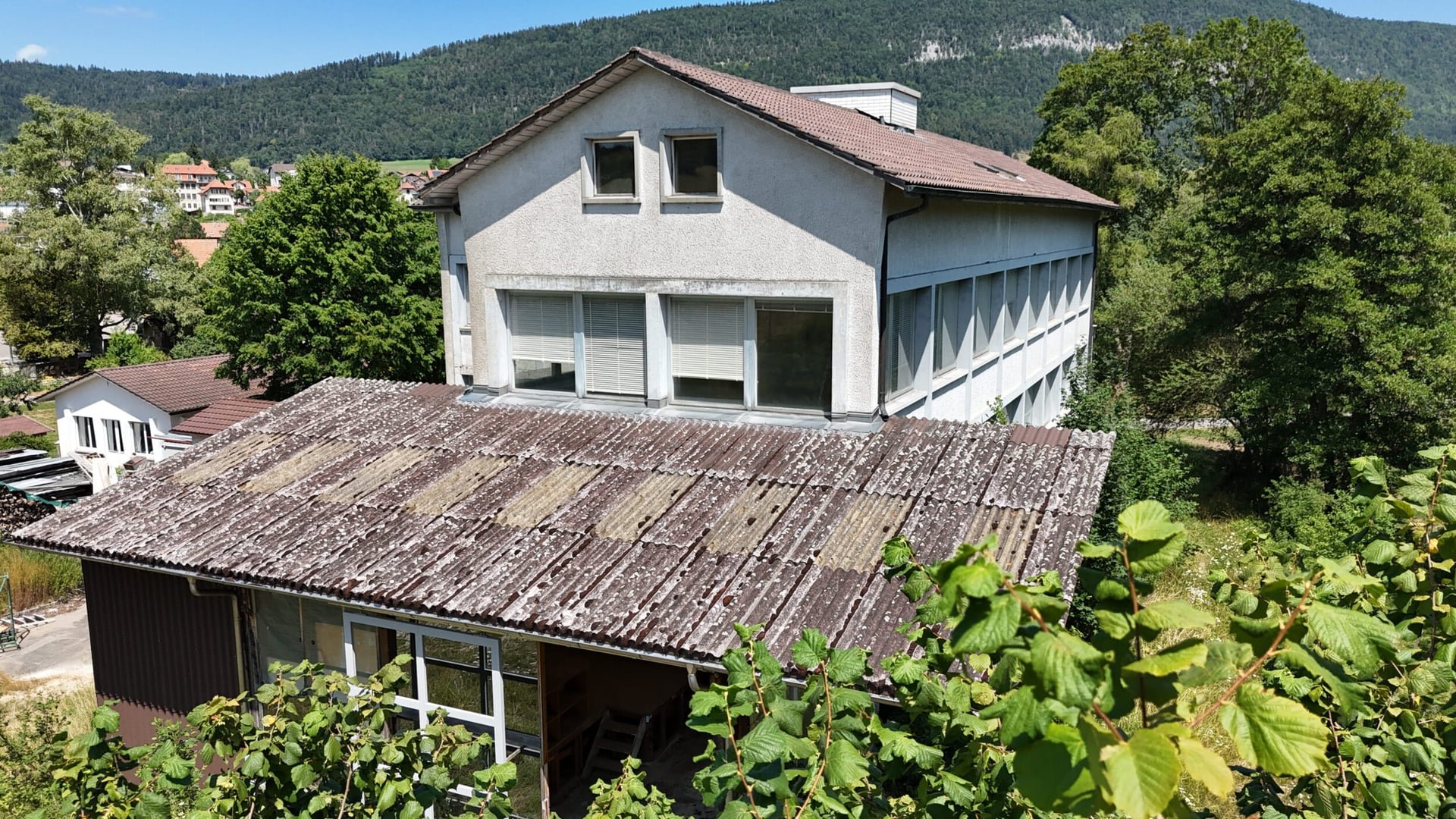 À vendre à Reconvilier immeuble artisanal de 1'045 m² à rénover - photo 4