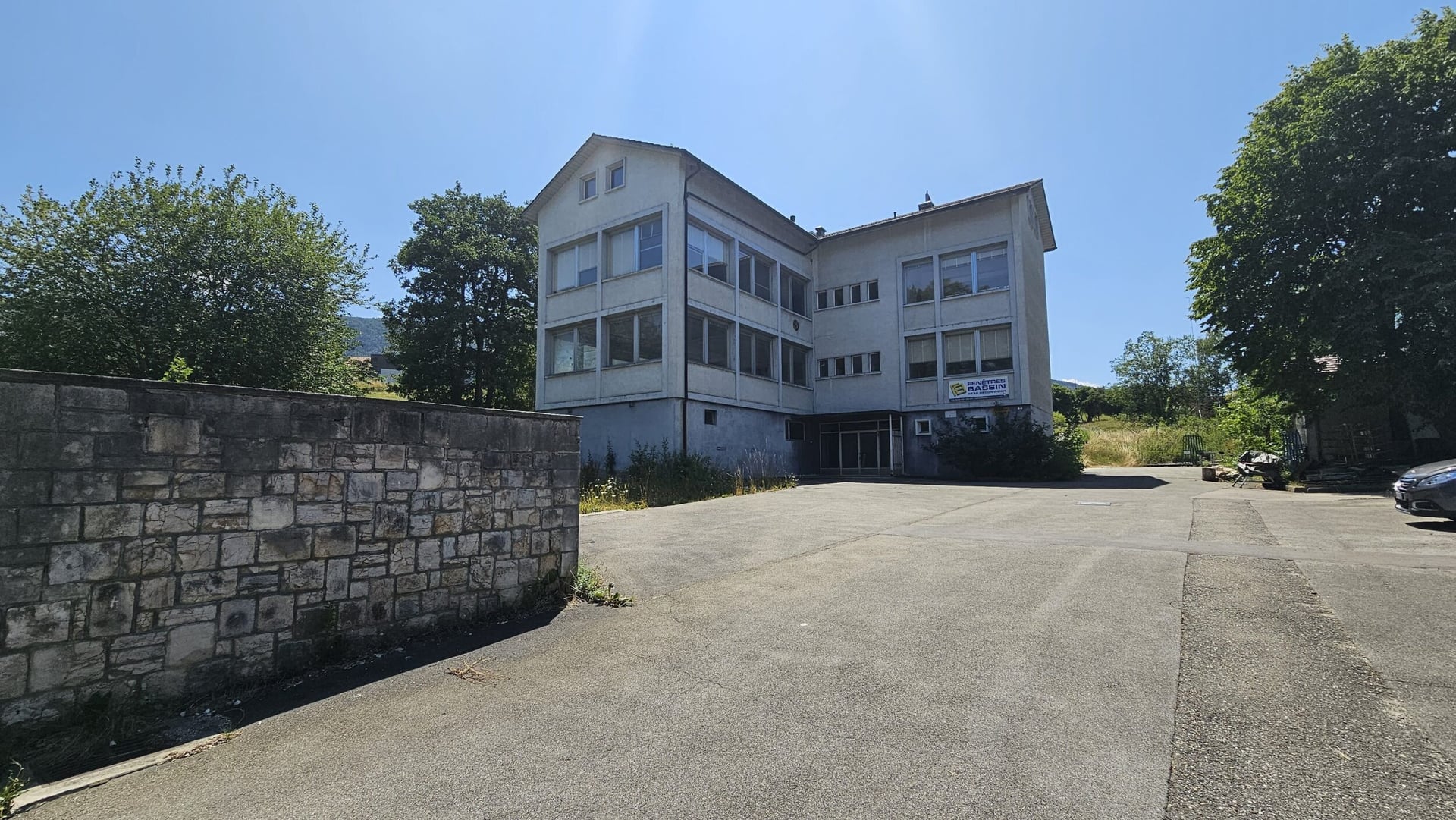 À vendre à Reconvilier immeuble artisanal de 1'045 m² à rénover - photo 5