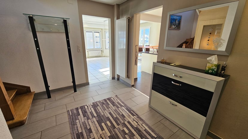 À vendre à Moutier superbe maison de maître de 6.5 pièces - photo 4