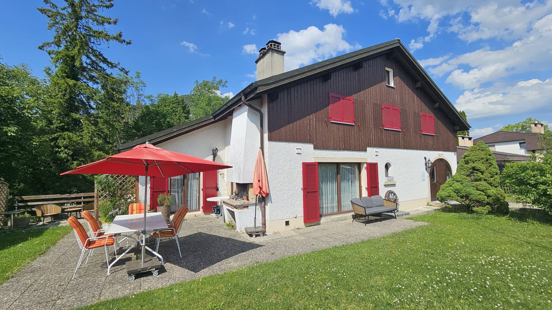 À vendre à Moutier maison familiale de 9.5 pièces - photo 1