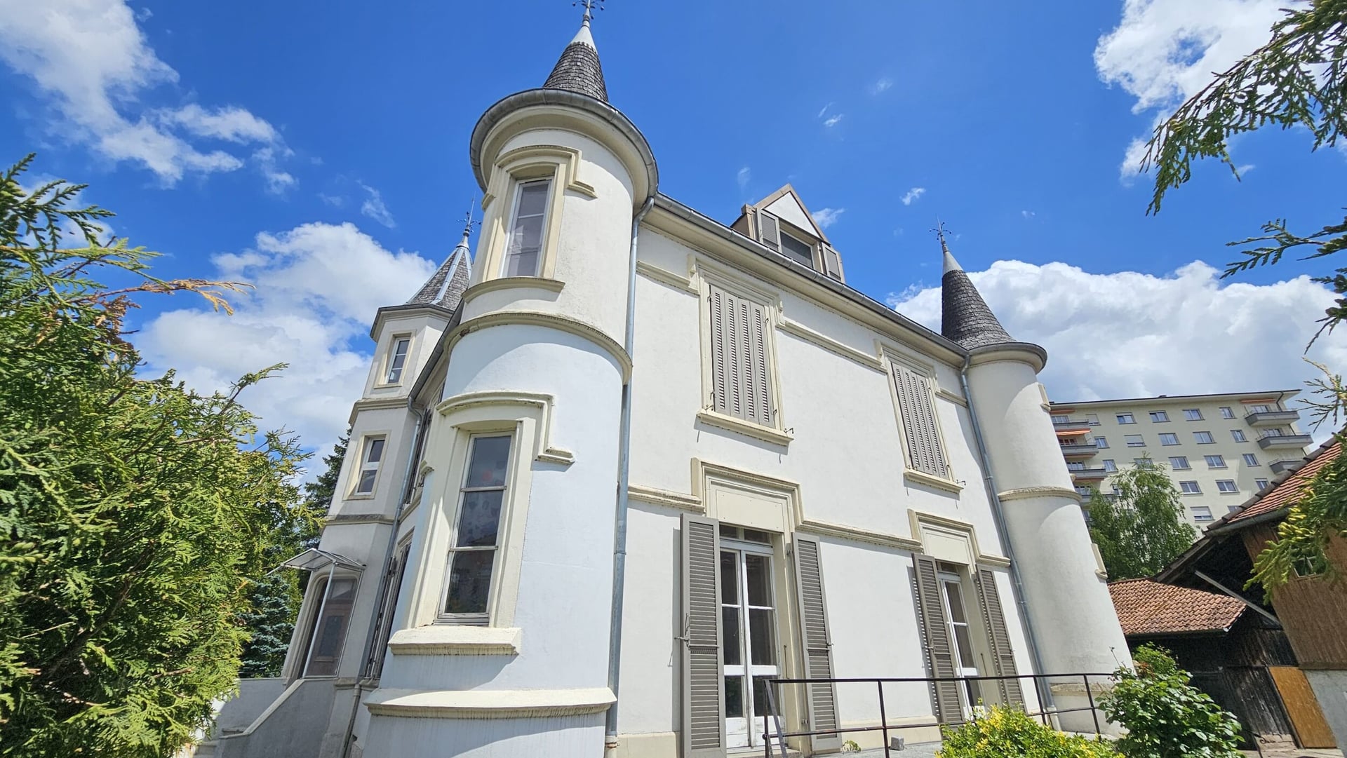 À vendre à Porrentruy maison de maître de 3 appartements - photo 1