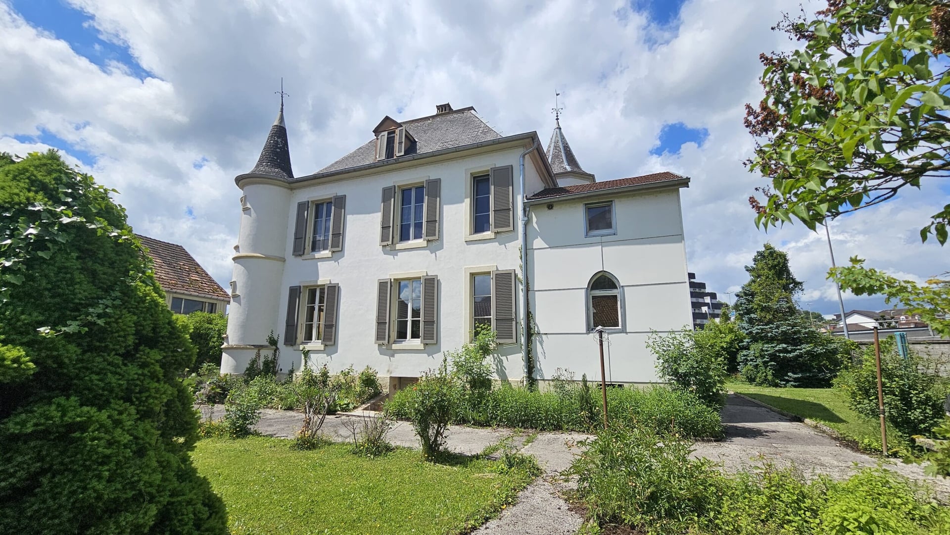 À vendre à Porrentruy maison de maître de 3 appartements - photo 2