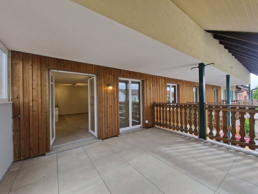 Appartement entièrement rénové de 3.5 pièces à Alle - photo 1