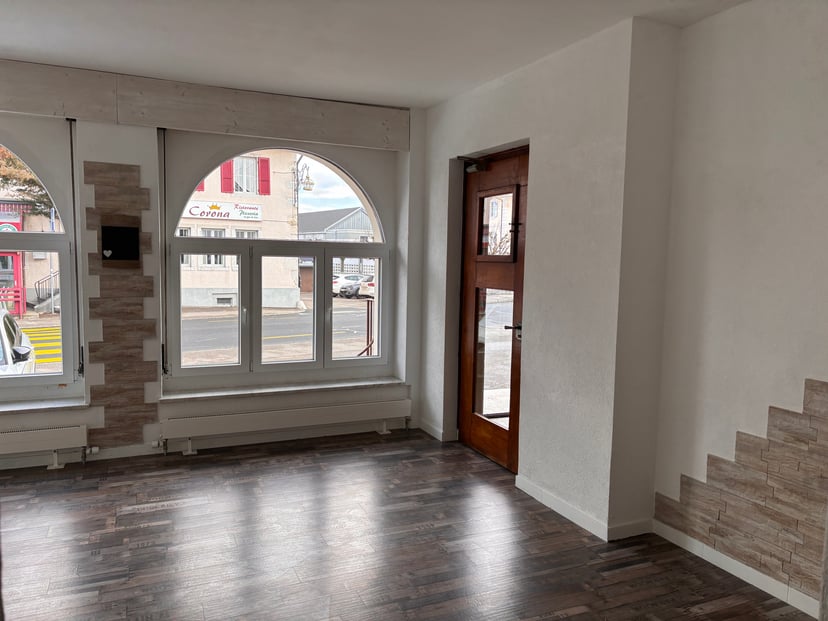 Bassecourt - local pour commerces ou bureaux en plein centre - photo 2