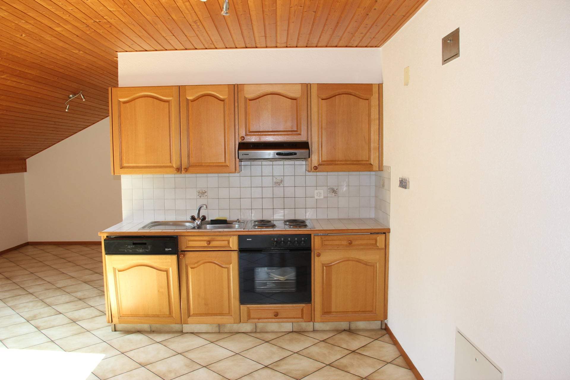 Glovelier - appartement de 2.5 pièces à louer - photo 1