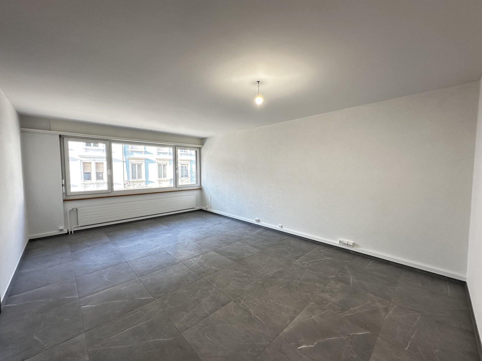 À louer local commercial au c?ur de la ville de Delémont - photo 4