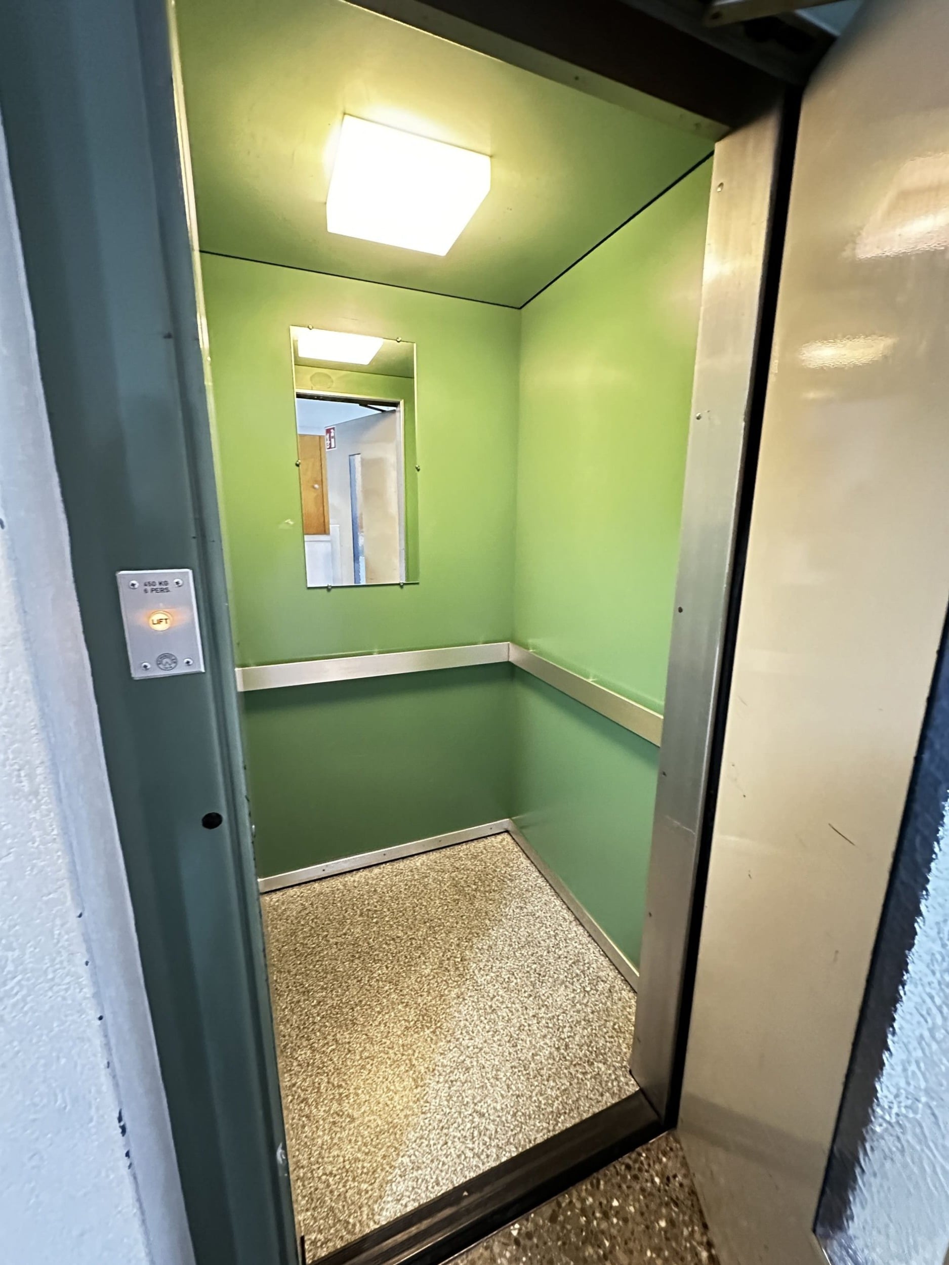 À louer local commercial au c?ur de la ville de Delémont - photo 5