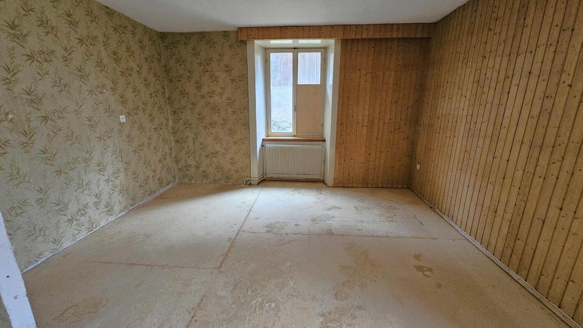 Situé à Malleray dépôt/entrepôt/stockage de 4 pièces au rez à louer - photo 1