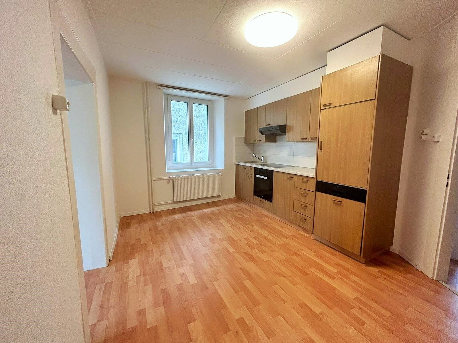 Situé à Malleray appartement de 3.5 pièces au 1er étage à louer - photo 2