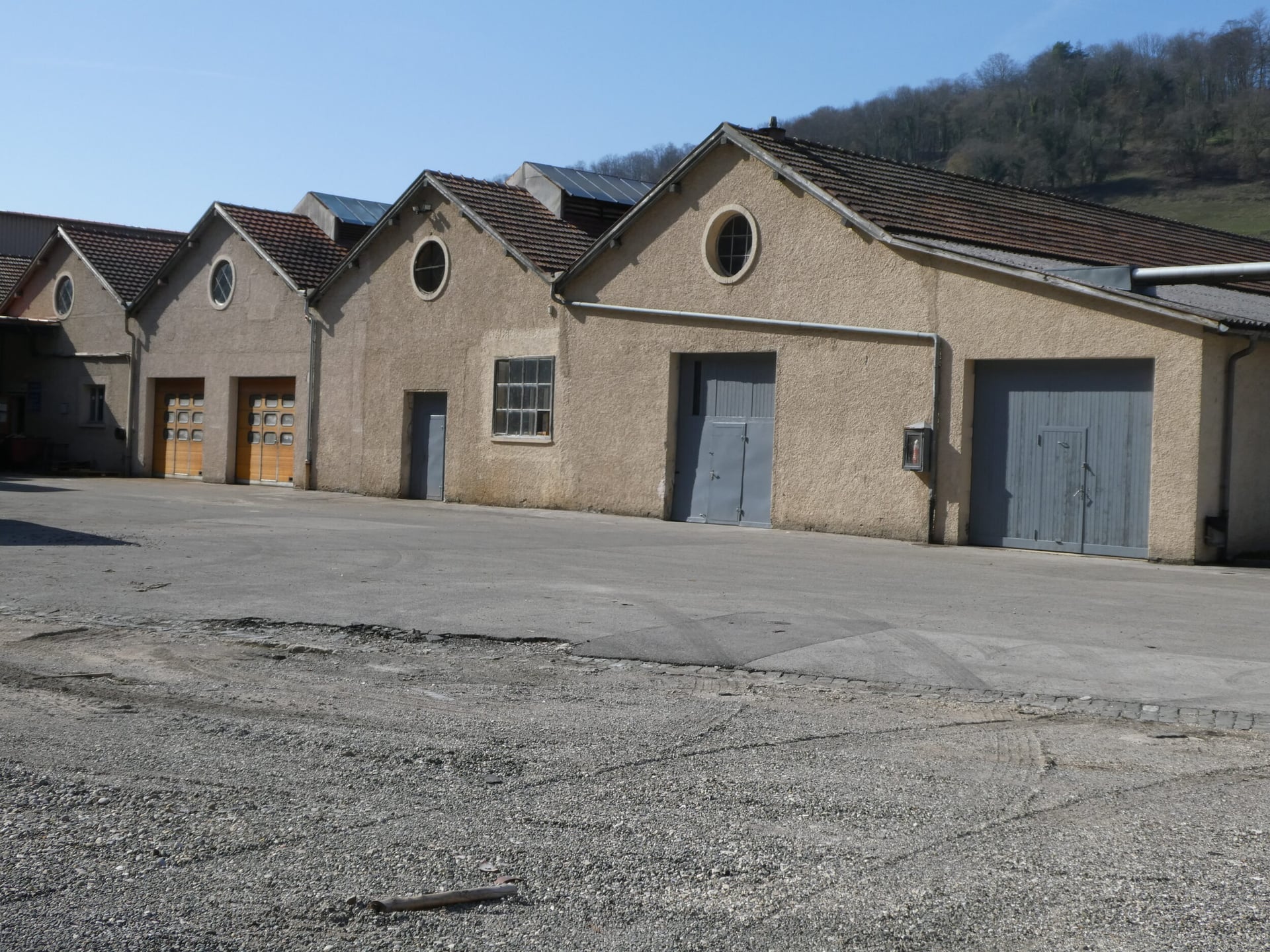 Sur le site Thecla à St-Ursanne local fermé de 287 m² à louer - photo 4