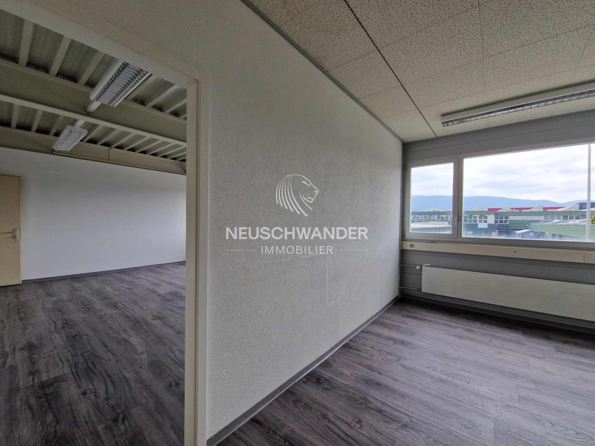 Surface commerciale de 180 m² en cours de rénovation à Delémont - photo 3