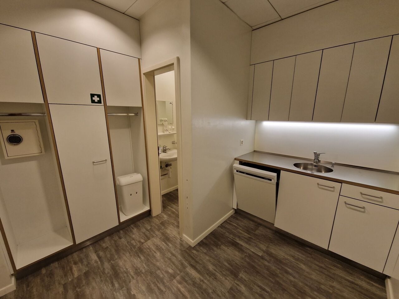 À louer au centre de Delémont superbe surface commerciale - photo 3