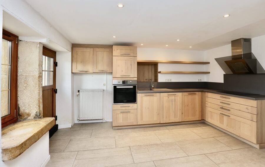 Ancienne ferme de caractère avec volumes et potentiel - photo 4