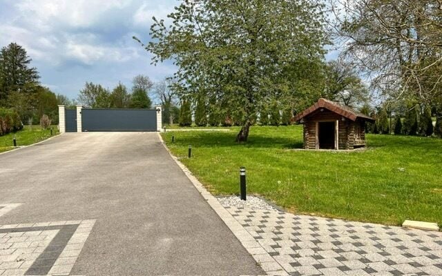 À I'isle sur le Doubs villa élégante de 8 pièces à vendre - photo 3