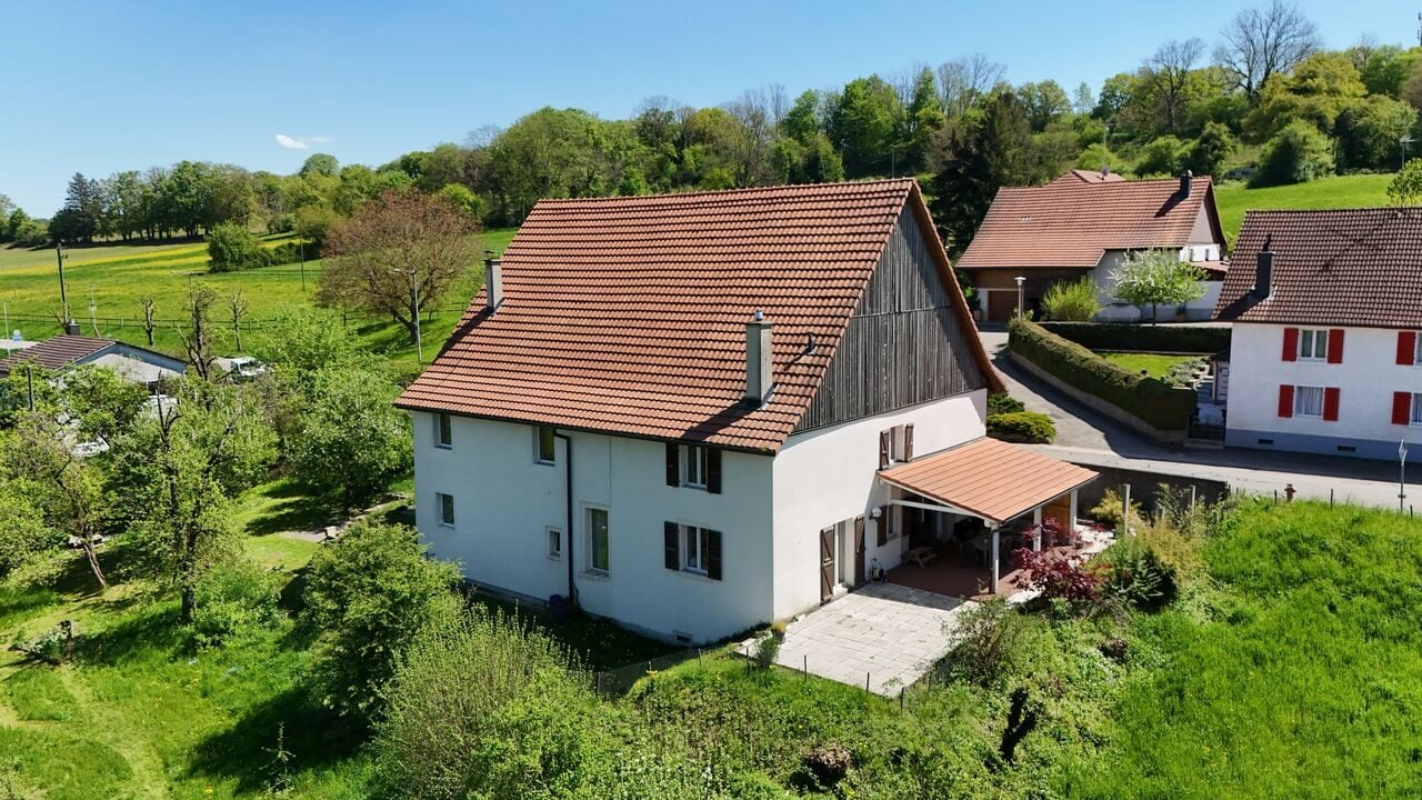 Appartement à vendre de 4.5 pièces dans une ferme rénovée à Chevenez - photo 1