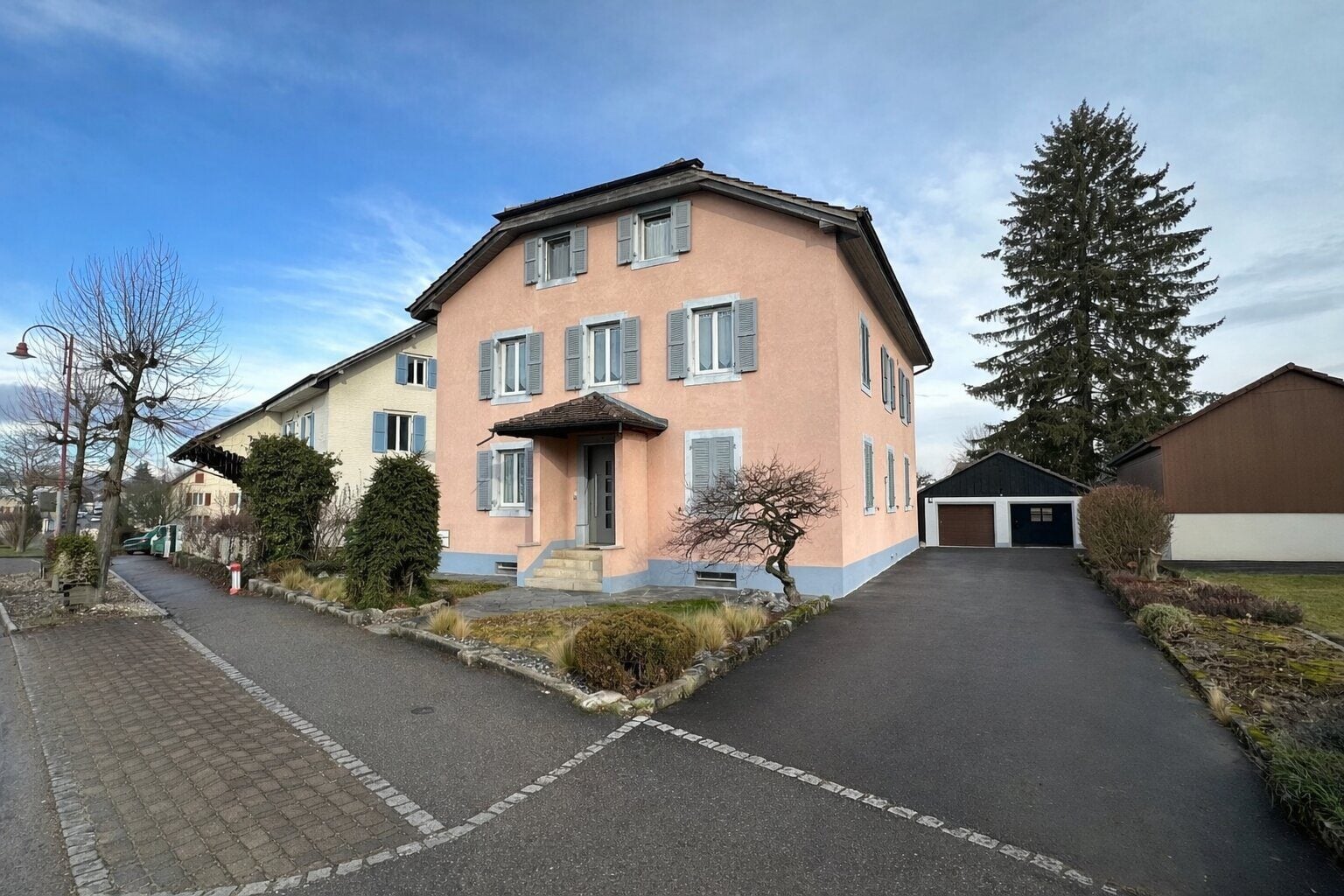 Maison à vendre de 3 logements avec grand terrain à Courgenay - photo 1