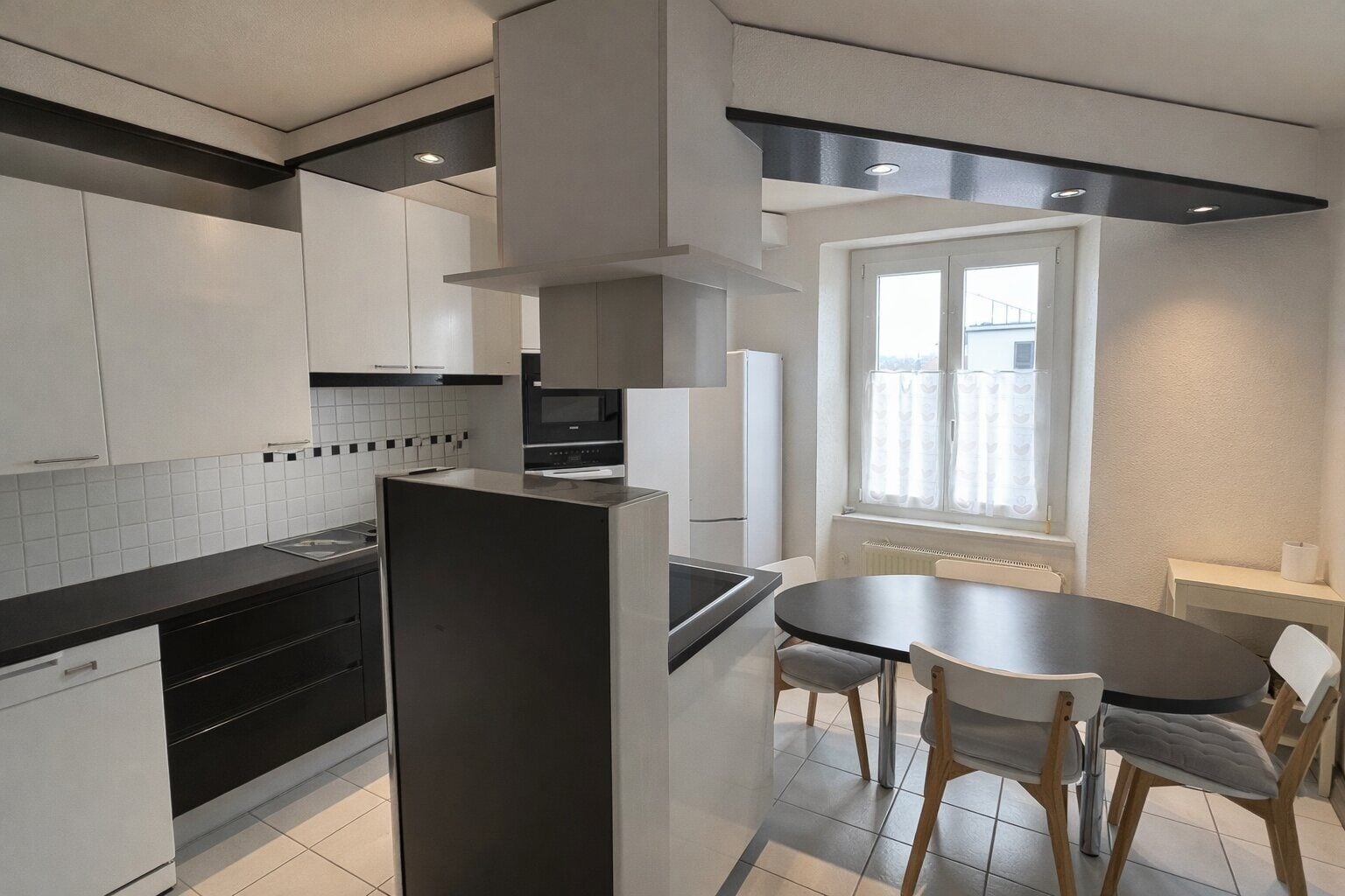 Maison à vendre de 3 logements avec grand terrain à Courgenay - photo 3