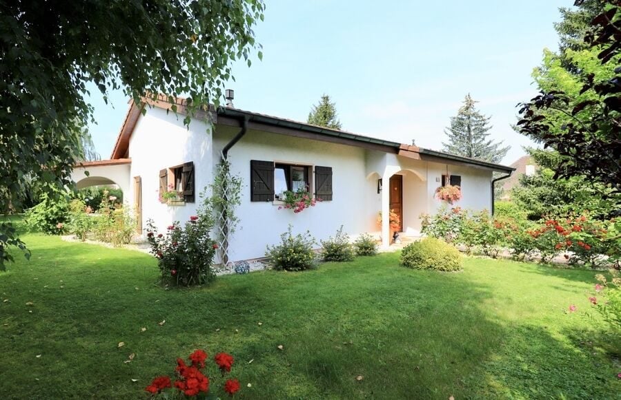 À Porrentruy villa de 7 pièces sur un vaste terrain boisé à vendre - photo 3