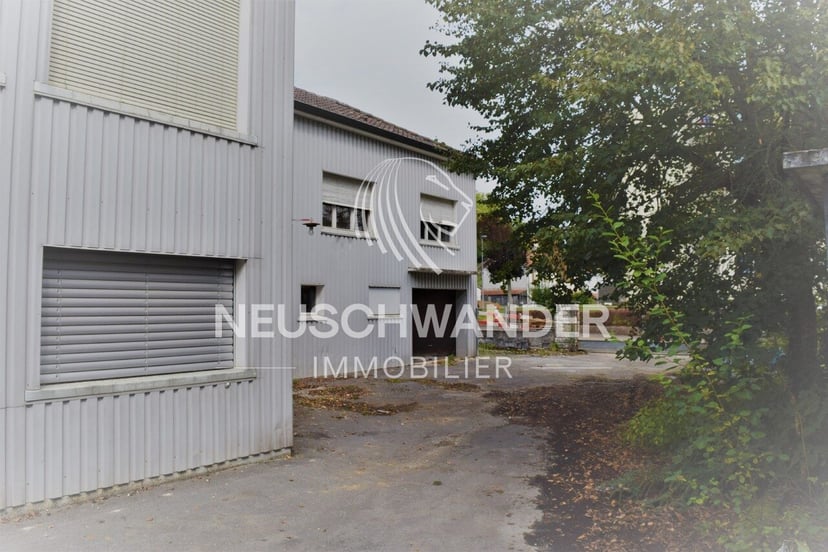 À vendre à Porrentruy grands locaux de 4'211 m2 - photo 1