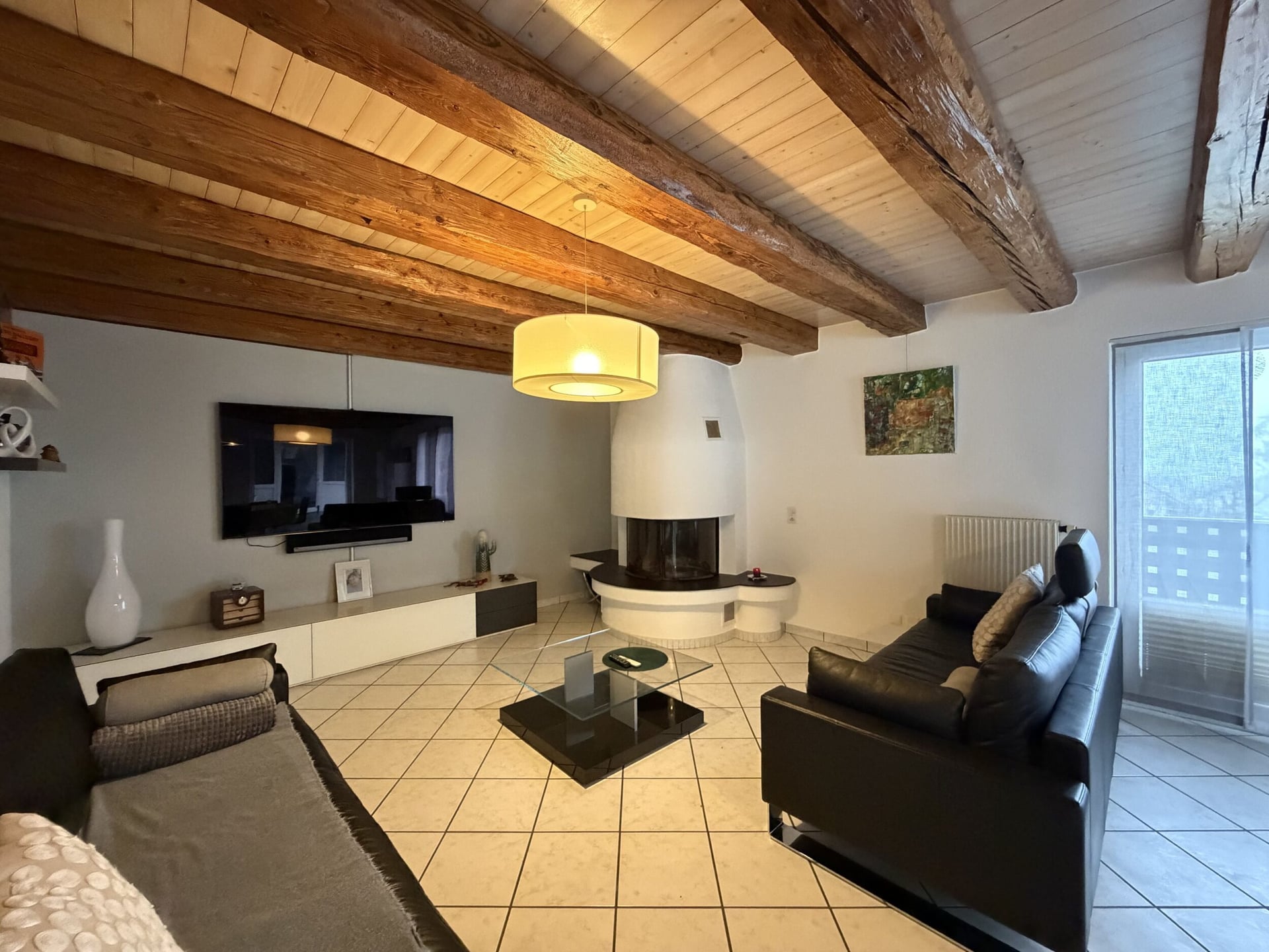 À vendre 2 maisons avec grande parcelle et 5 garages à Mervelier - photo 5