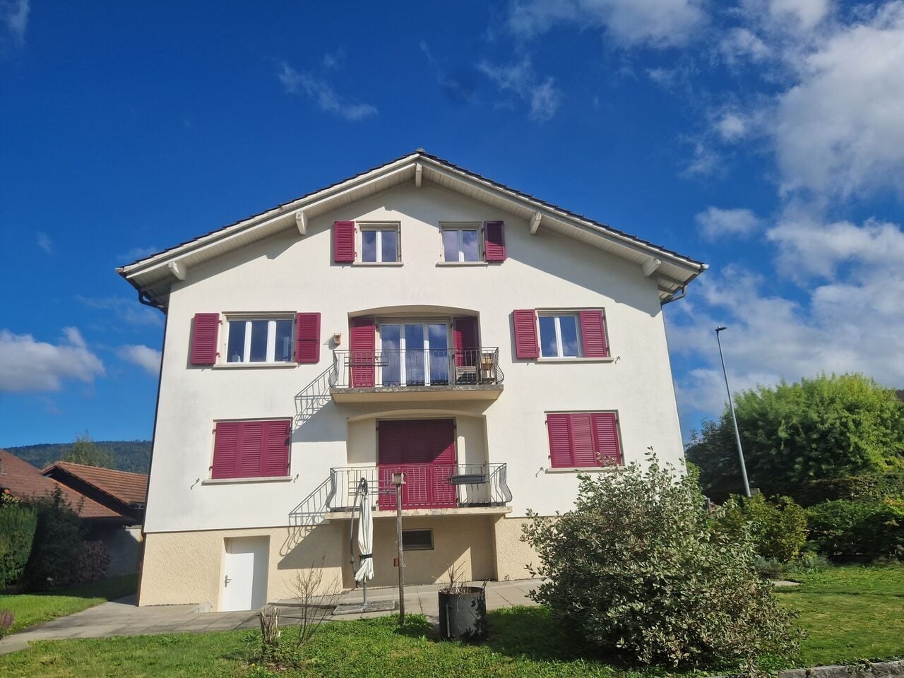 À Corban maison locative de 2 appartements à vendre - photo 2