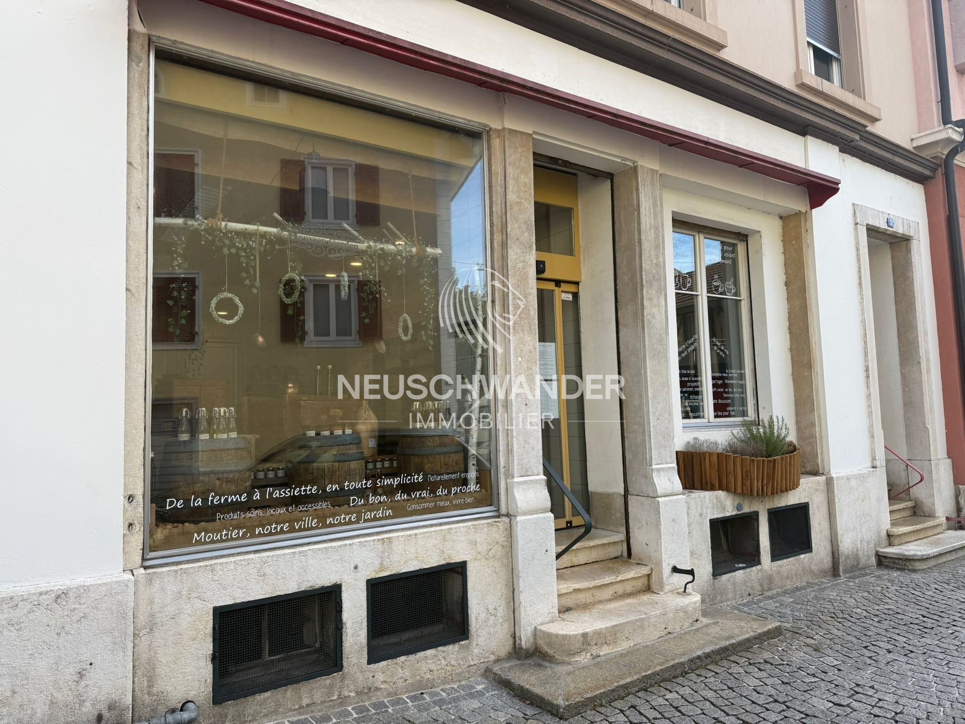 À vendre à Moutier immeuble de 1 commerce et 3 appartements - photo 3