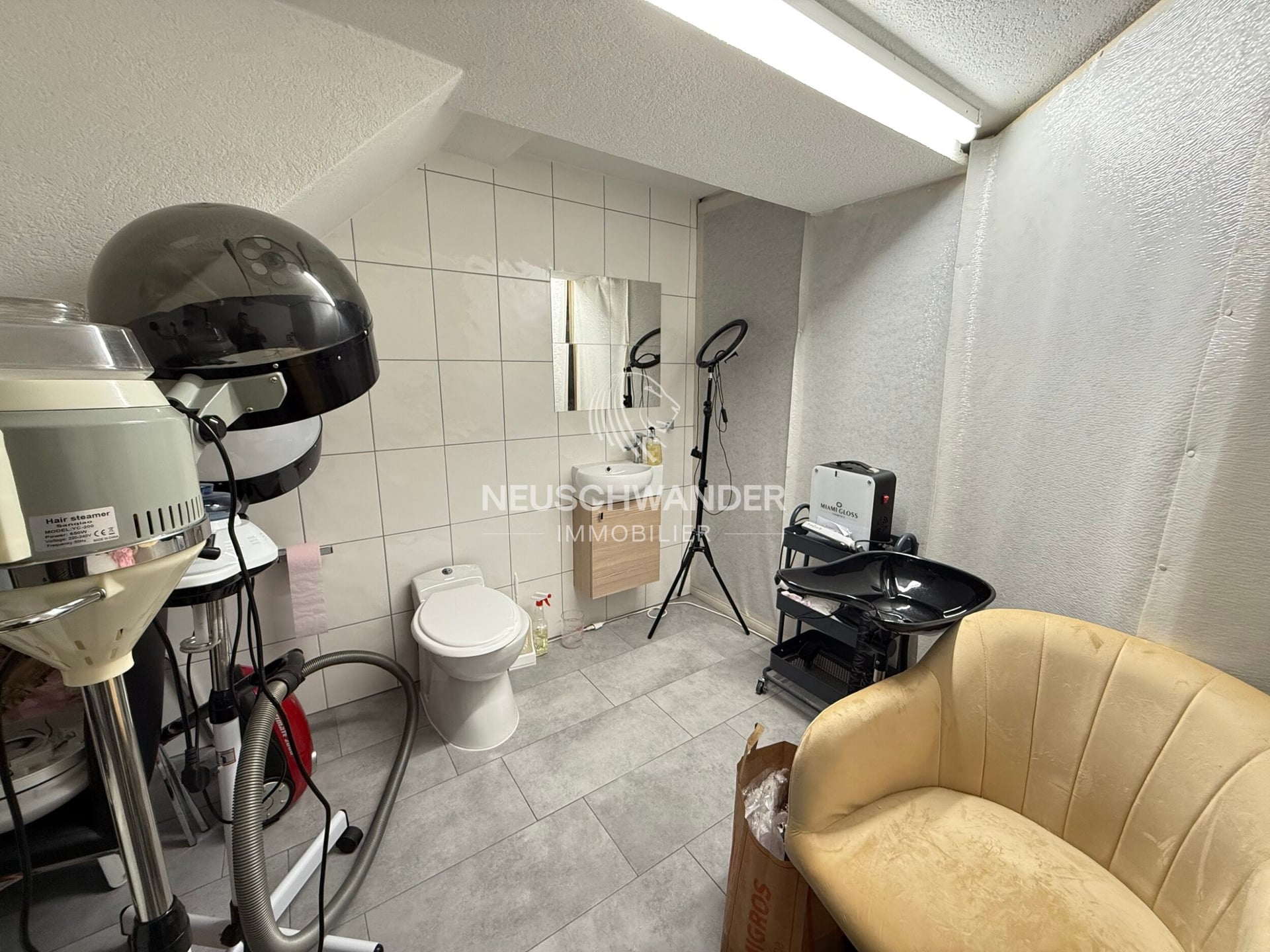 Maison locative de 2 appartements et 1 commerce à vendre à Delémont - photo 3