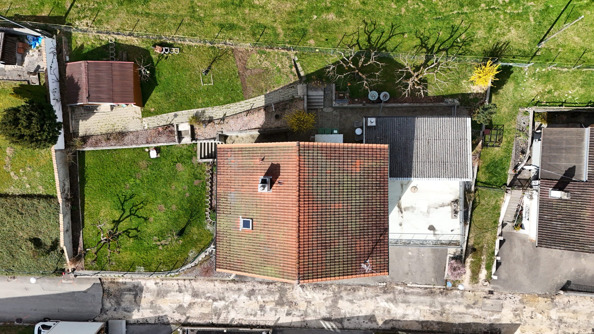 À vendre à Roches (BE) immeuble de 3 appartements avec 4 garages - photo 2