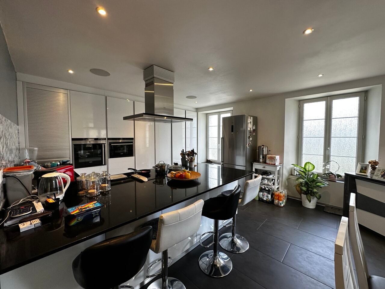 À vendre spacieux appartement de 6.5 pièces au 1er étage à Sonceboz - photo 2