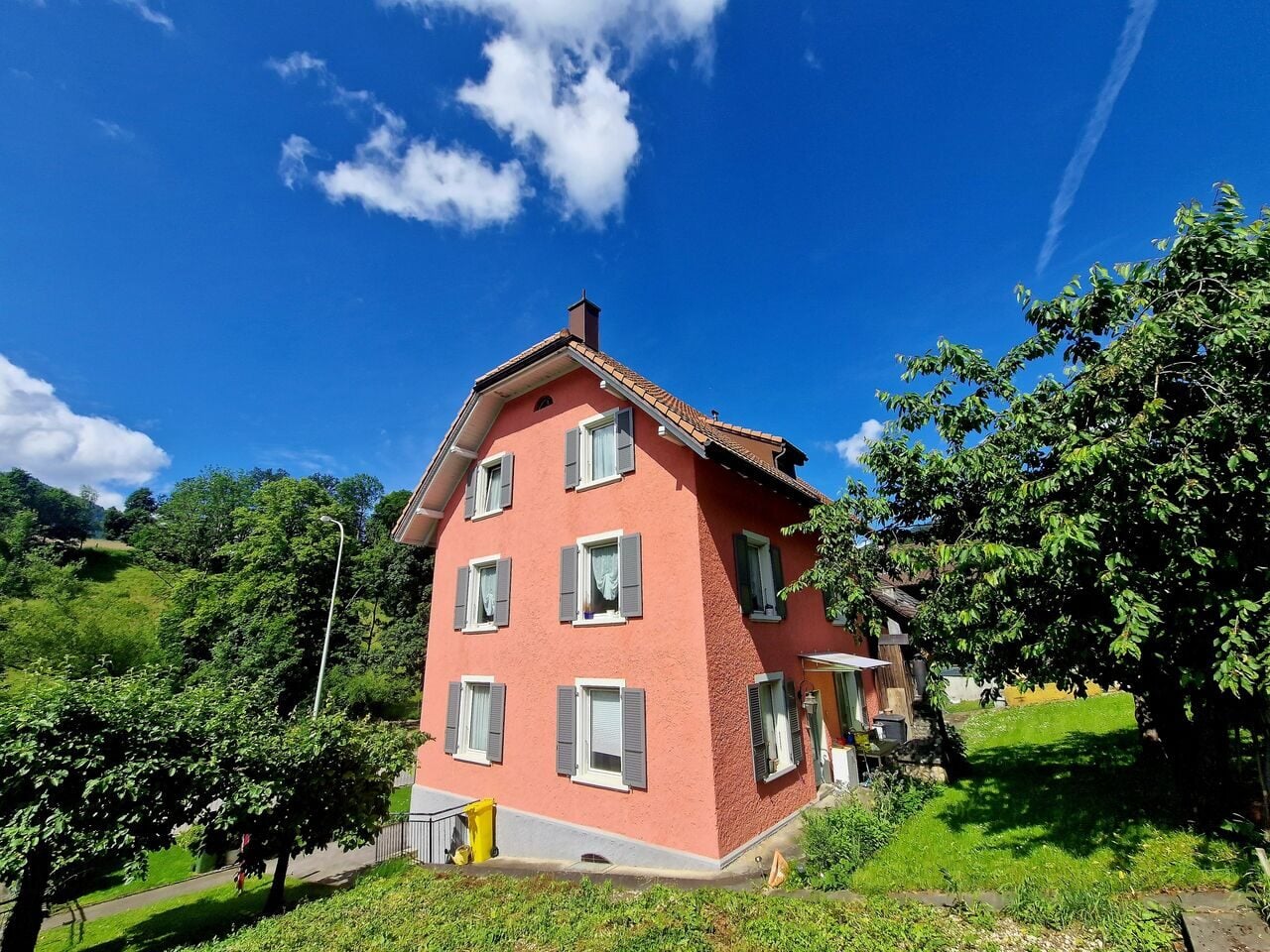 À Moutier à vendre accueillante maison de 2 appartements - photo 3