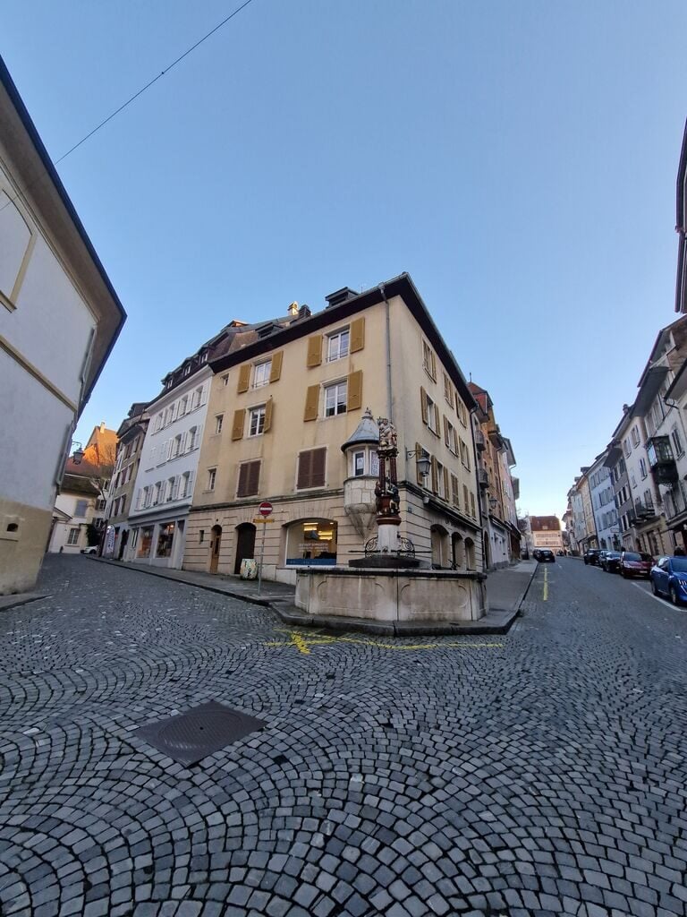 À Porrentruy immeuble de 3 appartements et 1 commerce - photo 1